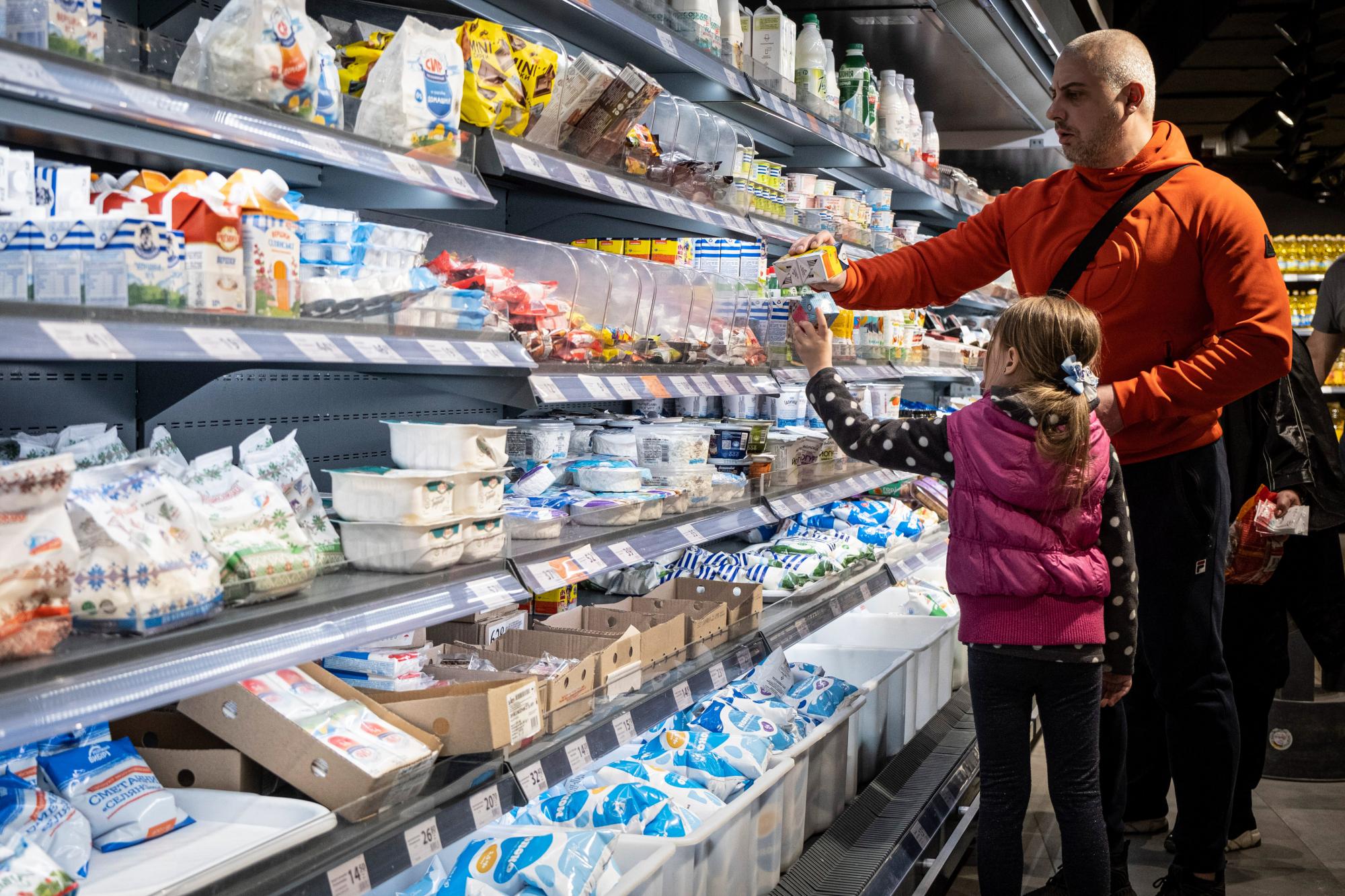 Ціни знову зростуть: які продукти подорожчають найближчим часом